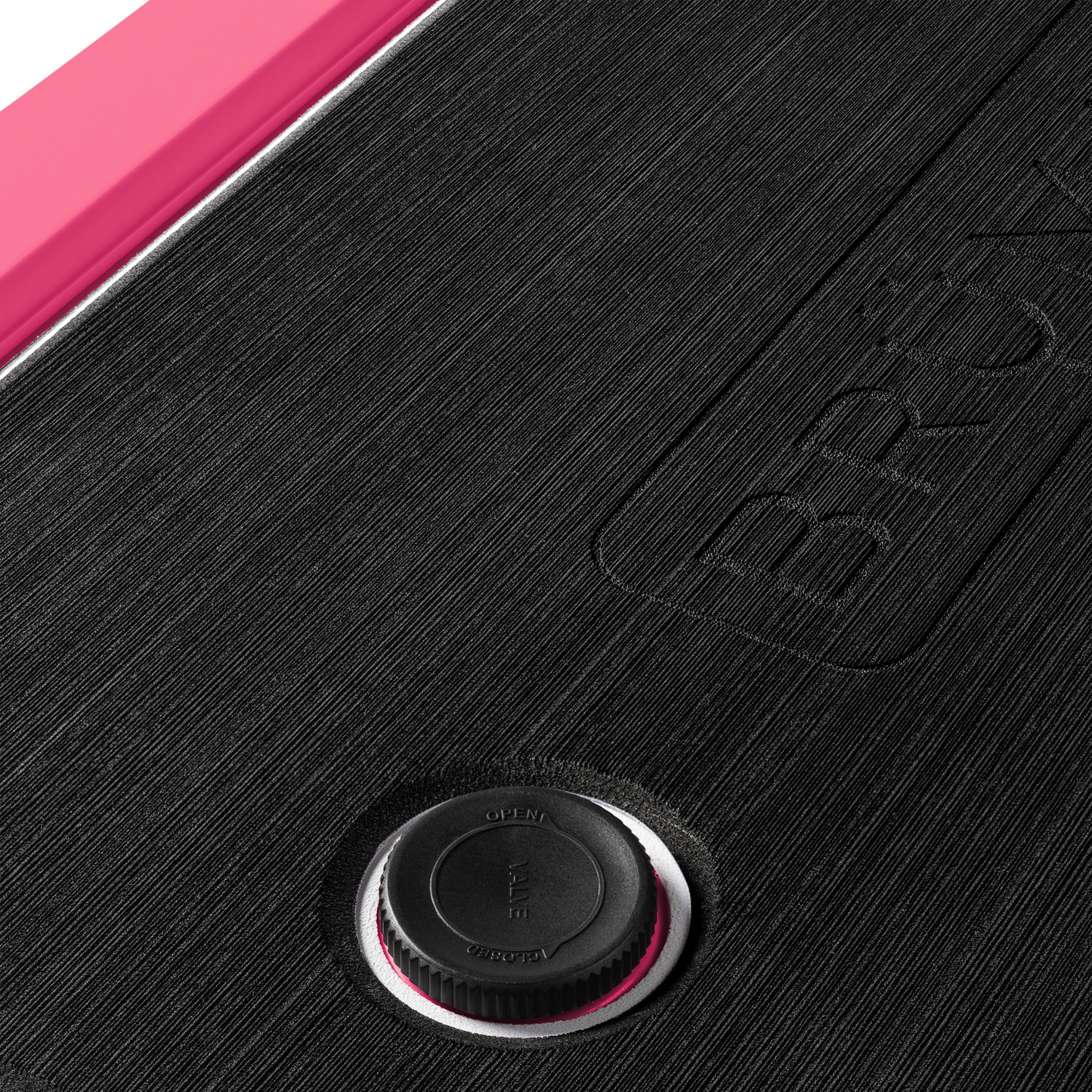 brutank-x2 brutank-55qt-neonpink-vent.png